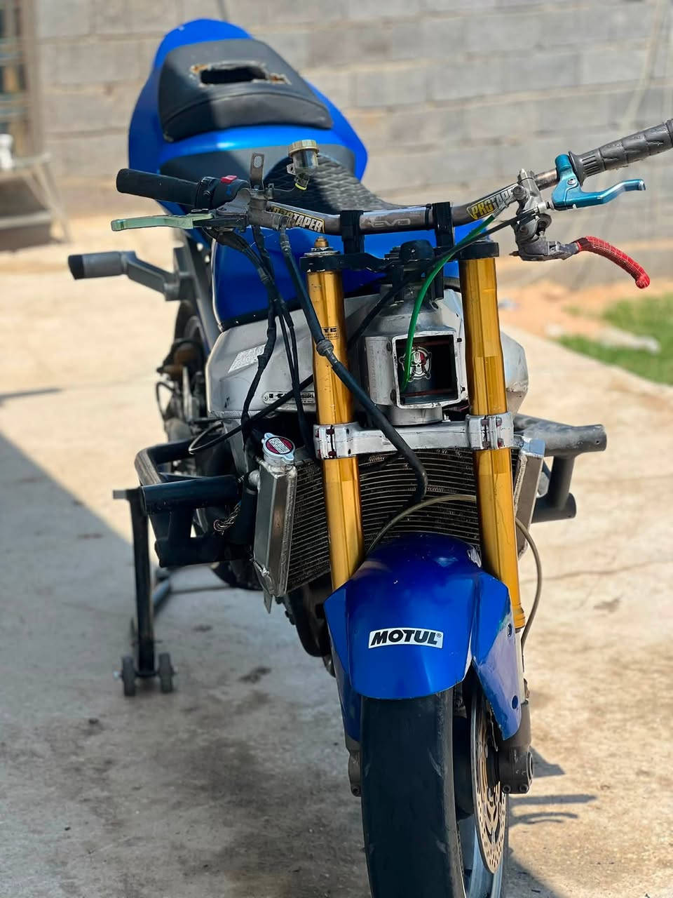 سلام عليكم كاوسكي ٢٠٠٤دراجه رياضي نكره بكل وقت قبل شهر شديت الهه مكينه صفاره دراجه شوكت متجيهه نكره اوراق منفيس مكان ديالى خان بني سعد سعر خاص رقم ***********
