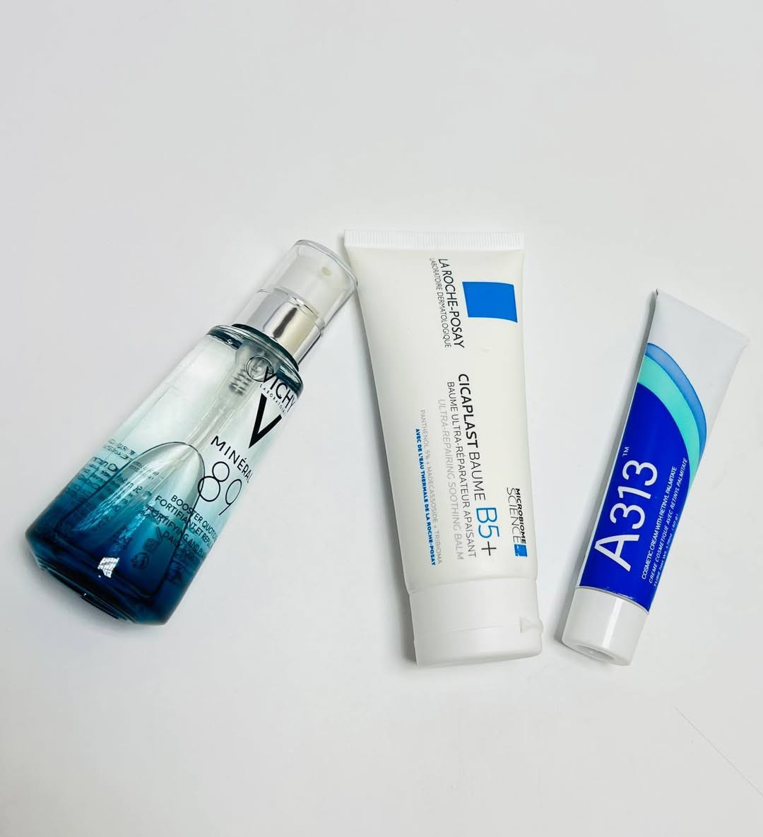 ✨ عرض العناية الفاخرة لبشرتچ! ✨
3 منتجات من أقوى الماركات الفرنسية لتجديد ونضارة البشرة 💧🌿

💙 VICHY MINERAL 89
سيروم مرطب ومعزز للبشرة يحتوي على حمض الهيالورونيك ومياه فيشي المعدنية 💦
يرطب، يحمي، ويعطي لمعة صحية من أول استخدام! ✨

🔵 A313 Retinoid Cream
كريم ريتنول فرنسي فعال للتقشير الخفيف وتجديد البشرة 🌀
مثالي لتقليل التصبغات والخطوط الرفيعة وتوحيد اللون 🌟
يستخدم بالليل فقط 🌙

🤍 Cicaplast Baume B5 + SPF50 من La Roche-Posay
بلسم علاجي متعدد الاستخدامات مع حماية من الشمس 🧴☀️
يرمم، يهدي البشرة، ويمنع آثار الشمس – مثالي بعد التقشير أو الجفاف 🛡️

🎁 الآن متوفرة كحزمة مميزة بسعر ولا أروع!
اهتمي ببشرتچ مثل ما تستحق 💆‍♀️💙

#عناية_بالبشرة#سيروم_فيشي#A313#LaRochePosay#ترطيب_عميق#روتين_مسائي#روتين_صباحي#عناية_فرنسية#منتجات_طبية#بشرة_نضرة#تفتيح_البشرة#حماية_من_الشمس#بياض_طبيعي#تجديد_البشرة#تقشير_آمن#مكافحة_الشيخوخة


**إذا كنت صاحب هذا الإعلان وتريد حذفه لأي سبب، رجاءا أرسل رسالة إلى الدعم الفني**