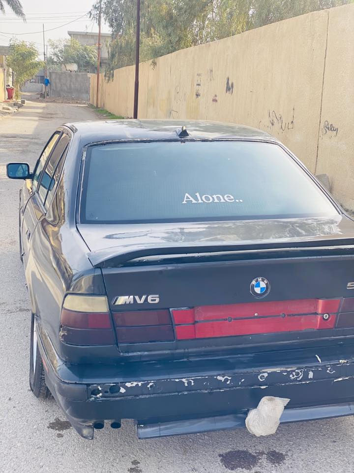 بي ام ٥٢٥ بلاد بجم عريض
يرادلها ترتيبات بسيطه 
عارضها ب٣٩ ورقة وعليها ورقتين غرامه ينزل من سعر 
التفاصيل اتصل ع رقم ***********
