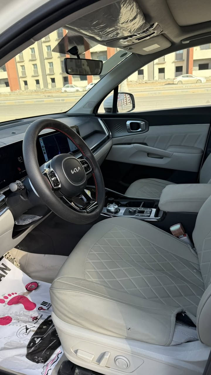 سلام عليكم
للبيع سورنتو 2025
6سلندر ضمان الدوليه 
ماشيه 15 الف 
بانوراما ويل20 كشنات كهرباء
جنطه شفط 
كفاله من زلغ 
رقم قادسيه مكان السياره الديوانيه 
الشراي يتصل ***********
