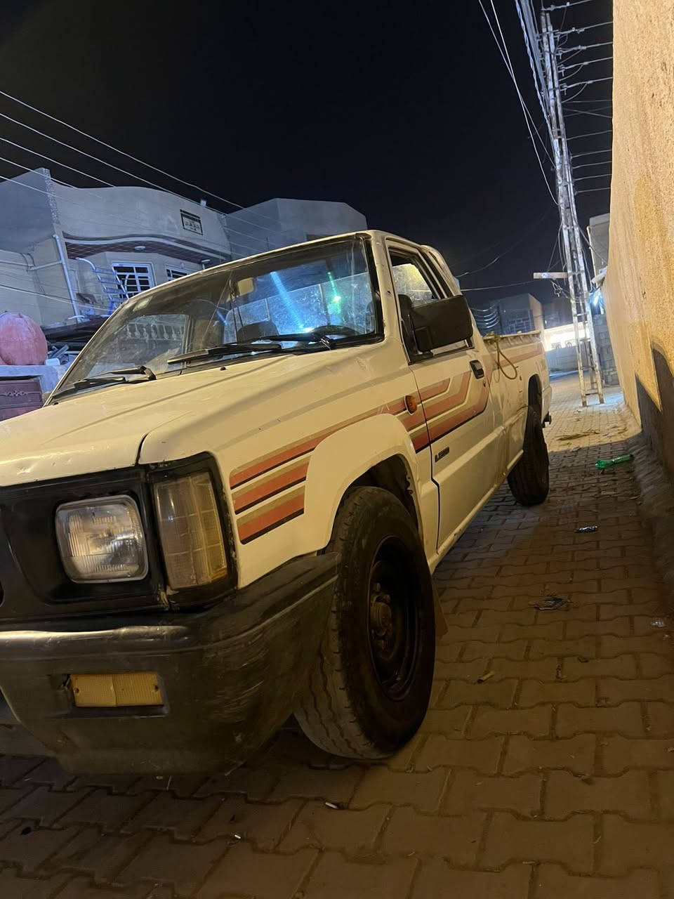 سلام عليكم بيكم البيع رغم أنبار الماني صاحبه متوفي عندي مستمسكاته وجايمشون بالـ قسام شرعي يعني تحول بس يخلص قسام  اني أبيع كوم حديد سياره بلاديه مابيه نقص مكان سياره دوره قرب بانزيخانه الغفران سعر 25وبيه مجال تصل ودالل ***********
