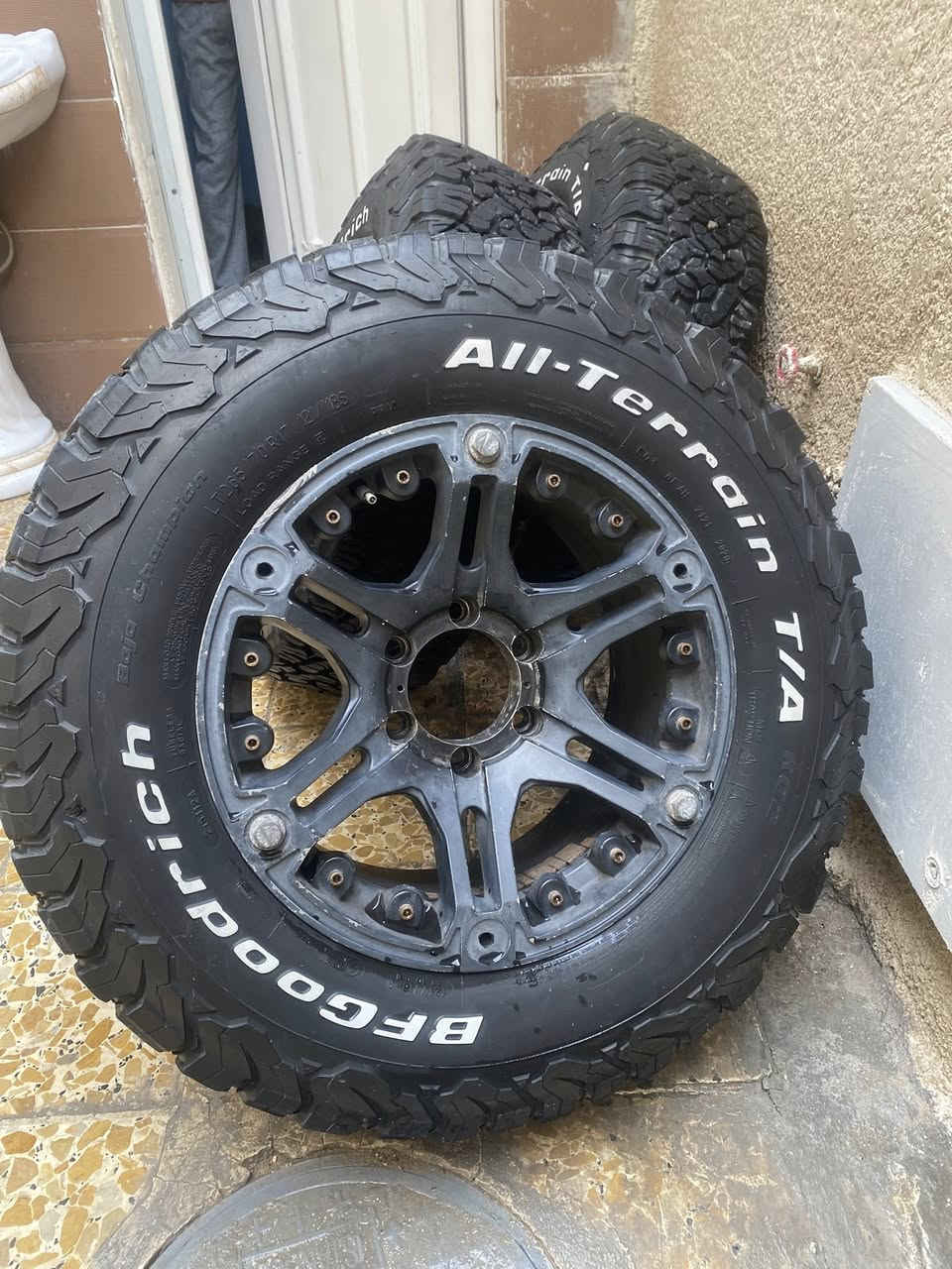 السلام عليكم تخم تاير ياباني ويل لبيع استفسار ***********
