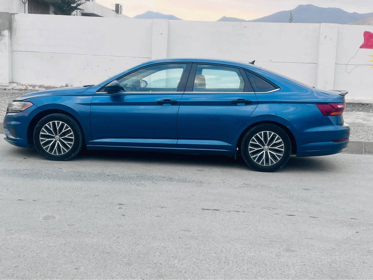 جیتە مۆدیل ٢٠١٩سیاریکی جوان گەنجانە هەموشتێکی نواێیە هەموو شتێکی بیلادیە. سەنەوی تا٢٠٣١سیارەکە بەناو خۆمە تەنها یەک پارچەو نیوە دەقیق بۆیاخە سەعری ١٢١معامەلەی برایانەشی تێدایە أربيل, العراق


**إذا كنت صاحب هذا الإعلان وتريد حذفه لأي سبب، رجاءا أرسل رسالة إلى الدعم الفني**