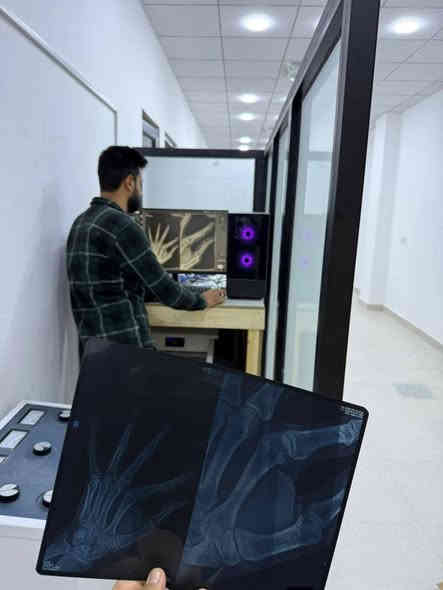 📢 إعــــلان
يعلن مجمع السعدون الطبي عن تواجد
👩‍⚕️ الدكتورة فاطمة رشيد فليح
🦿🦾 أخصائية المفاصل والروماتزم والعلاج الطبي
📍 العنوان: قلعة سكر – شارع الأطباء – مجمع السعدون الطبي
🕒 أيام التواجد: الخميس، الجمعة، السبت من كل أسبوع (عصراً)
🔔 يبدأ الدوام اليوم الجمعة الساعة 3 عصرًا بإذن الله
للحجز والاستفسار:
📞 *********** 
كما يعلن مجمع السعدون الطبي عن تشغيل
 أحدث جهاز للأشعة الرقمية DR
من شركة كيرستريم الأمريكية
للحصول على صور أشعة عالية الدقة وجودة ممتازة.
📍 قلعة سكر – مجمع السعدون الطبي
