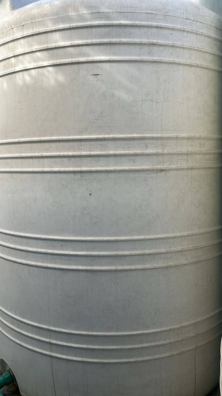 سلام عليكم عندي 3 تانكي 3000 لتر البيع وعندي حادل نص طن جديدة وعندي موالدة بانزين نضيفة كلش 5 كيفي
***********
