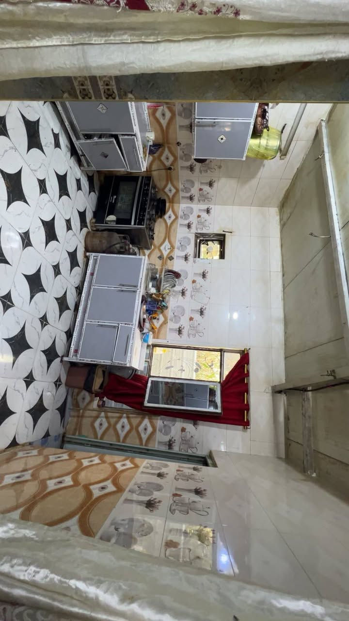 سلام عليكم عندي بيت للبيع مساحة٣٦٠متر عقد ٢٢٠مشروع الوحدة قرب حقول حسين حمادي
***********
***********
