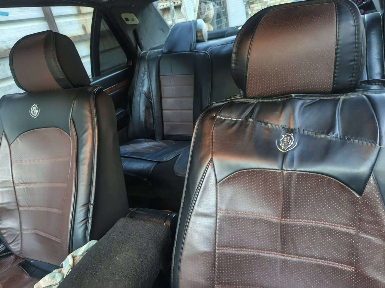 السلام عليكم للبيع أو مراوس بأقل شبح موديل ٩٢ ٦٠٠ محور vvt
المواصفات
دبل جام
مري جانبيه كهرباء 
تبريد ثلج 
كشنات كهرباء
تخم تاير 
باتري جديد
صدر خلفي أمامي 
داخل كلش نضيف
فتحه سقف طكتين
كهربائيات شغاله
النواقص
 الكيلو متر والرون ميشتغلن
مصبوغه عام بدون ضربه
صبغها مو حلو يرادلها أعاده صبغ فقط
باور ستيرن بي شويه ثكل
بوربرن خلفي جهة السايق بي صوت 
رقم بغداد دولي جديد باسمي 
سنويه لحد ٢٠٢٨
هزه كامله 
السعر ٦٥ وبيها مجال قليل 
السياره نضيفه أكثر من الصور 
العنوان بغداد حي الجهاد 
هاتف ***********
