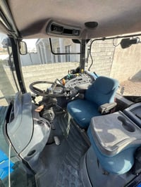 للبیح بۆفرۆشتن  نیوهۆڵند 7030  مۆدیل 2008  گیر حسا رقم تنفون  07504493...