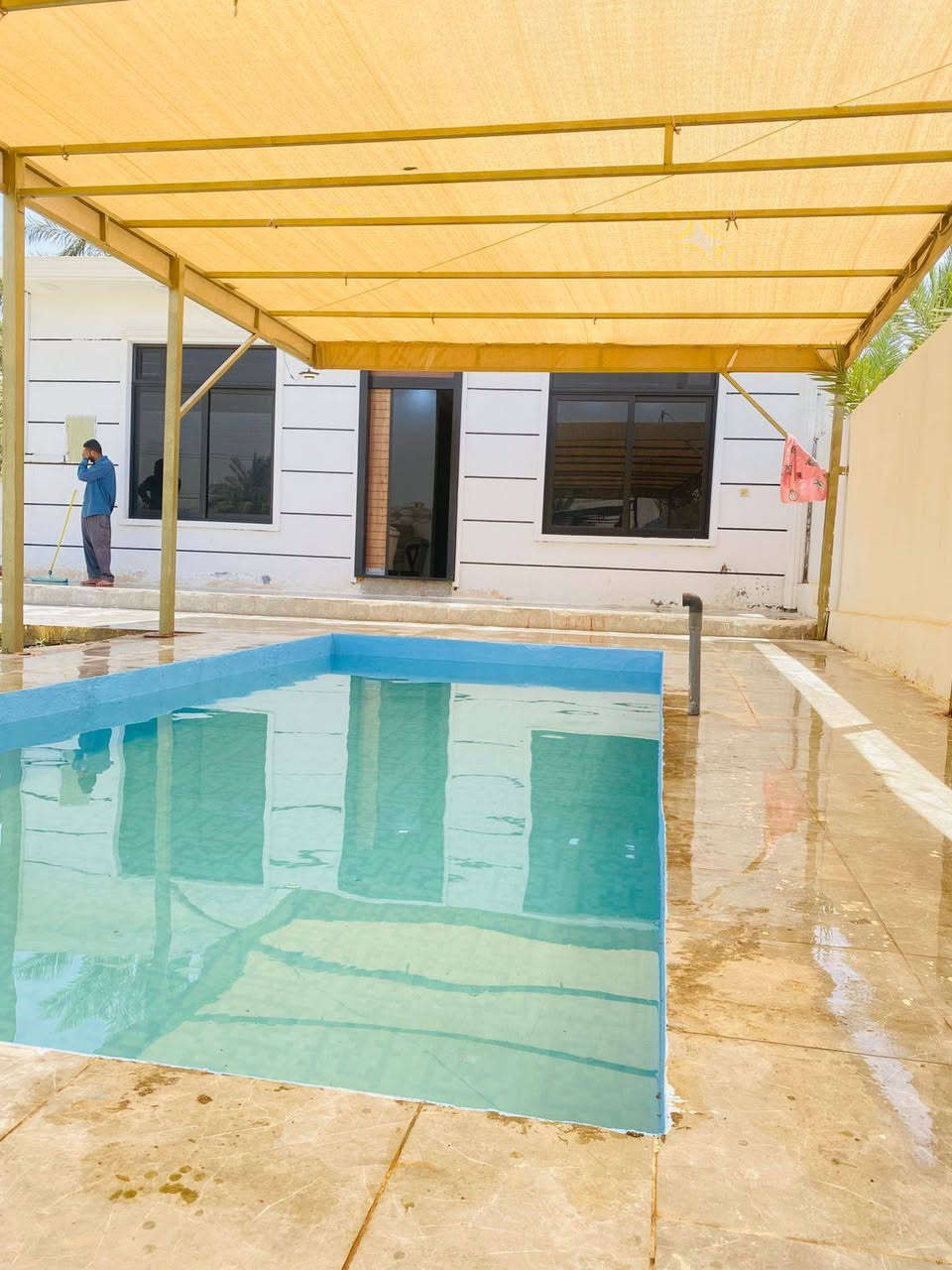 سلام عليكم مزرعه للايجار اليومي في الدوره البعيثه نضام شفتات صباحي و مسائي وجميع المناسبات ***********
