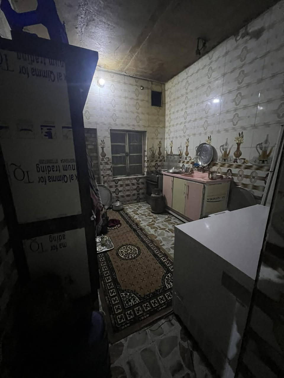 🏡 بيت للبيع  الديوانيه – حي العسكري / شارع 30 قرب مدرسة الجنائن المعلّقة
📏 المساحة: 100 متر دولان

🏗️ البناء: طابقين

💰 السعر: 48 مليون 

✨ المواصفات:

• طابق أرضي: غرفتين (جوه وبراني)

• مطبخ داخلي

• حمام وصحيات

• الطابق الثاني: غرفتين + بيتونة

• موقع قريب جدًا من مدرسة الجنائن المعلّقة

• البيت نضيف جاهز للسكن

📞 للاستفسار: ‭0781 118 6570‬
