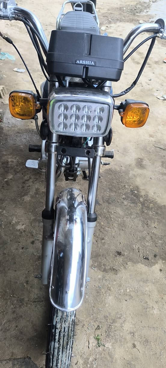 سلام عليكم دراجه ارشه اصولي تعمير عام  شاصي ١٦ والتعمير كله ٢٦ ماناقصهة بس سايق ترايك للبصره  مكاني كربلاء سعر مليون و١٠٠ وبيهة مجال حك جيه


**إذا كنت صاحب هذا الإعلان وتريد حذفه لأي سبب، رجاءا أرسل رسالة إلى الدعم الفني**