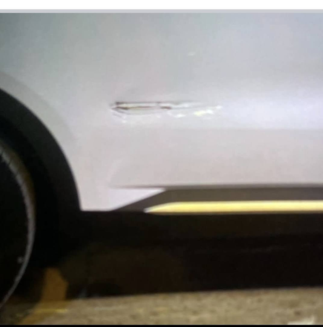 السلام عليكم 
كيا سورنتو موديل2021 وكالة خليجي سته سلندر جديده ماشية 73 ألف سبعة راكب فول مواصفات عده لبني رامه إشارة بل مري ترحيب شفتات ستيرن بردات خلفيه رقم بغداد دولي بسمي حساس امامي وخلفي كامره دواره لايت زنون تبريد ثالث قطع لمس جنطة كهرباء تشغيل عن بعد بصمت بواب وتشغيل وبعد مواصفات بيه السيارة مكفوله فقط شخط أربع اصابع ومصلح وموجود بالصور السعر 268وبيه مجال مكان السيارة السماوة قظا الرميثه هاذه رقمي *********** لثاني***********
