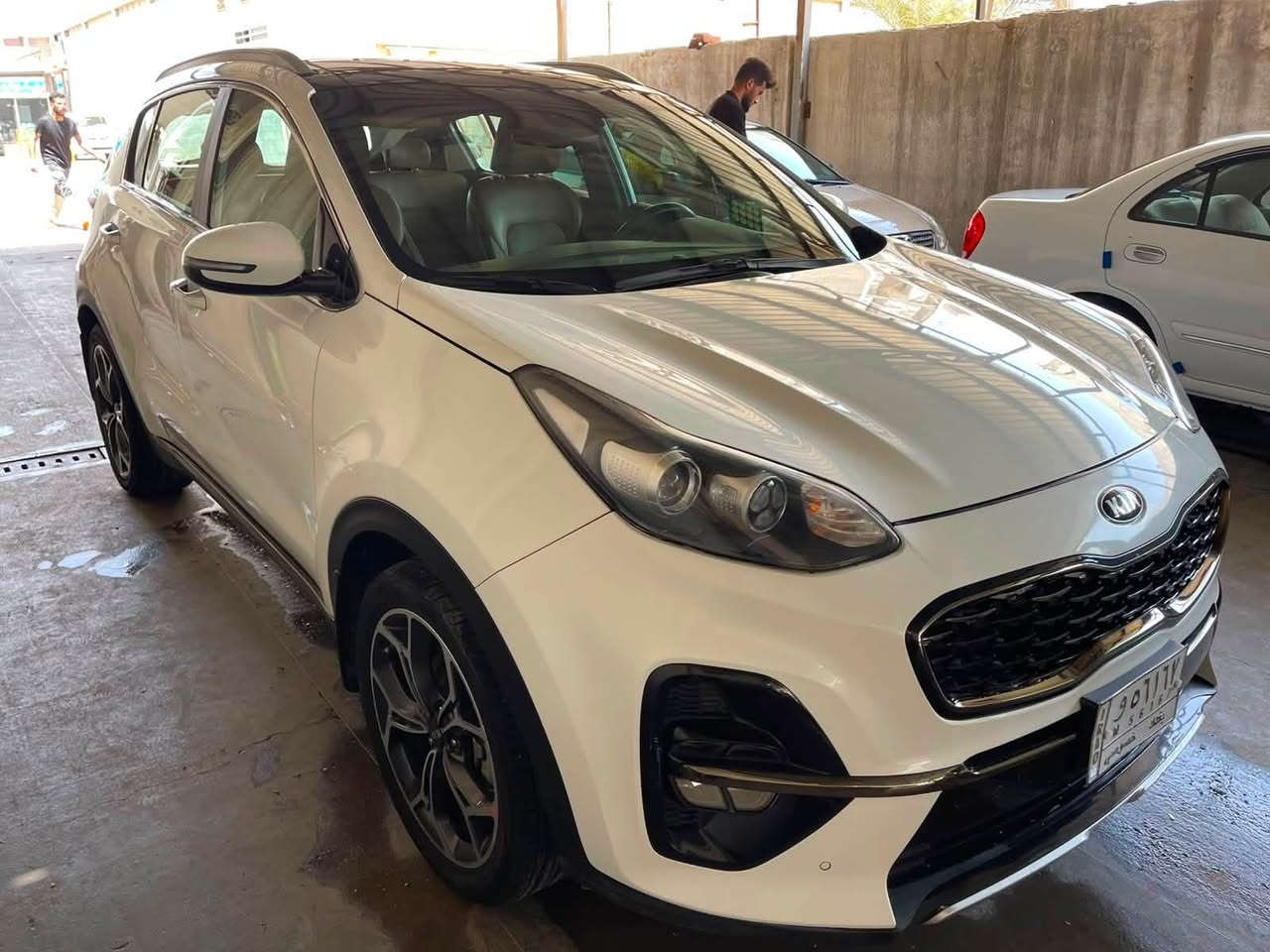 كيا سبورتج  وارد خليجي موديل 2019 رقم بغداد جيتي لاين فول مواصفات معروفه بيه صبغ بسيطه بالجاملغ الايمن وجزء من البنيد السونار موجود وموضح 
السعر 185 ورقه وبيه مجال
الموقع بغداد مجمع نجمه بغداد
للاستفسار اكثر الاتصال ***********
