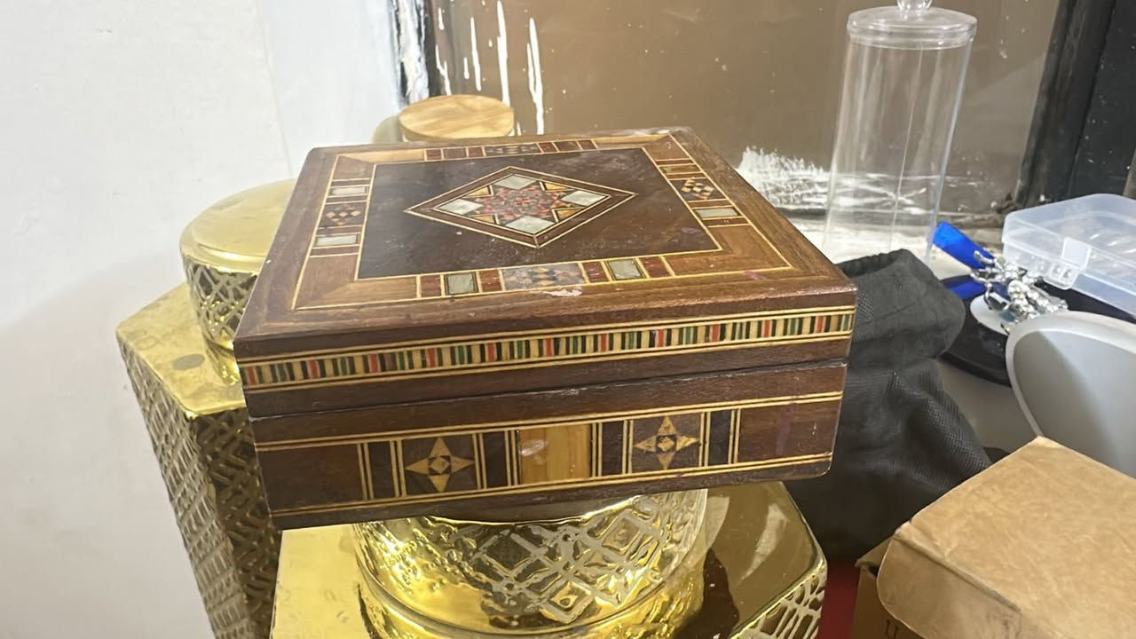 اغراض للبيع الي يفيده يفوت خاص ويدلل


**إذا كنت صاحب هذا الإعلان وتريد حذفه لأي سبب، رجاءا أرسل رسالة إلى الدعم الفني**