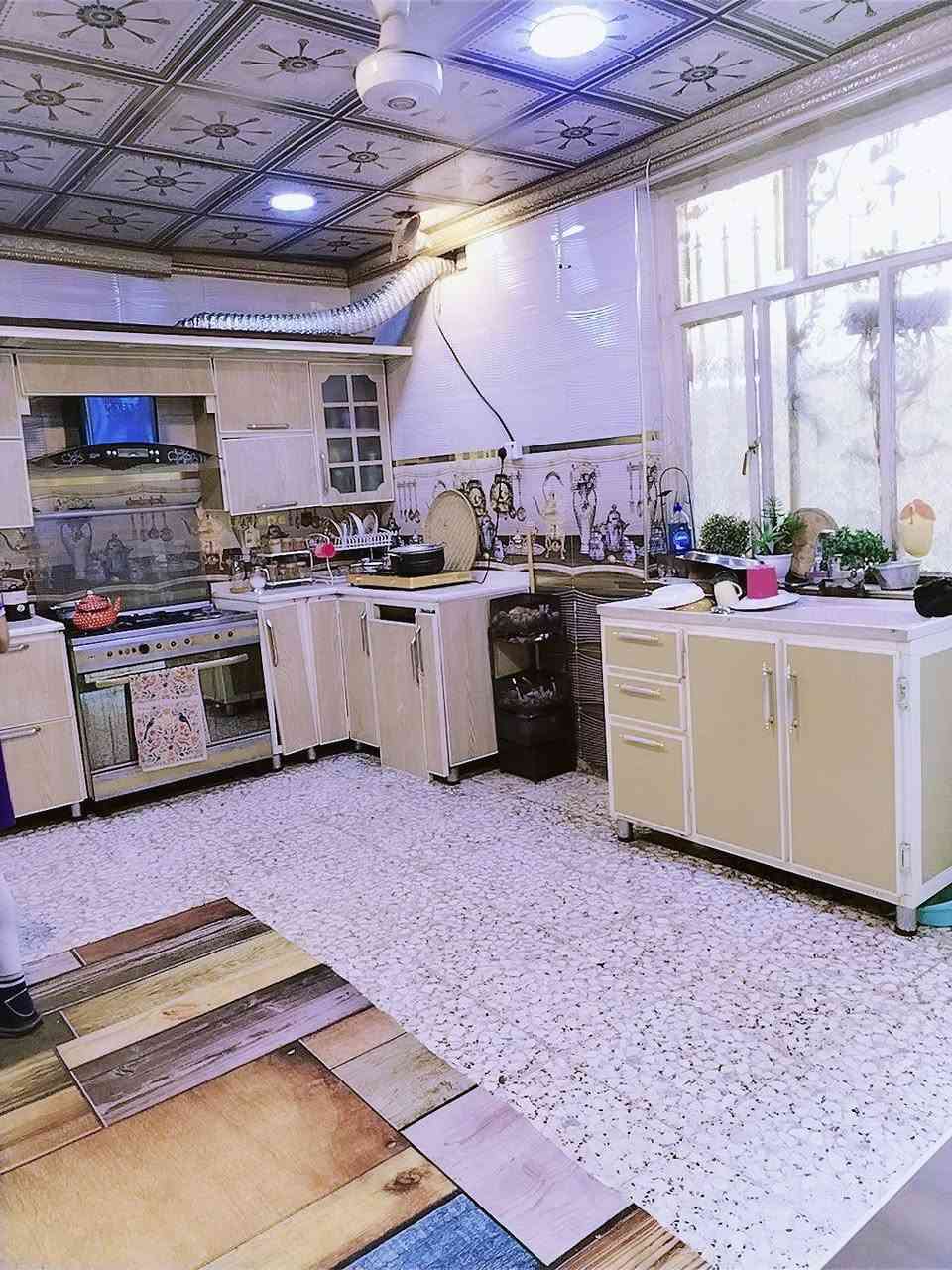 السلام عليكم بيت مساحه ٢٠٠..تلث طوابق بي ٨ غرف +٣مطابخ.. البيت في منطقة الكفاءات قرب حسينيه بطله كربلاء مباشره بضهر الشارع وجه ع شماعيه البيت امانه مصفر للاستفسار ع الرقم ***********
