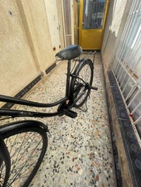 بيسكل بناتي لبيع حجم ٢٦ لون اسود ٧٠ وبي مجال ياباني الرقم ٠٧٧٠٦٣٠١٩٢٥