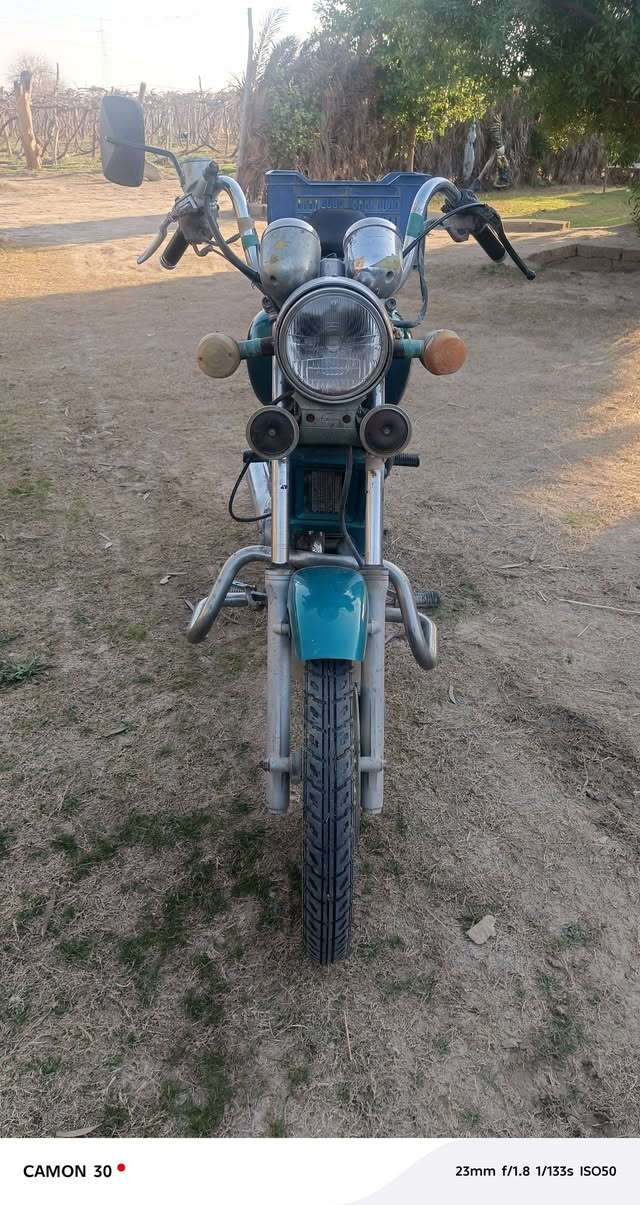 هارلي للبيع شقاله سلف هندر مكينه ناعمه 4ولف السعر 425 بي مجال للتصال ***********
