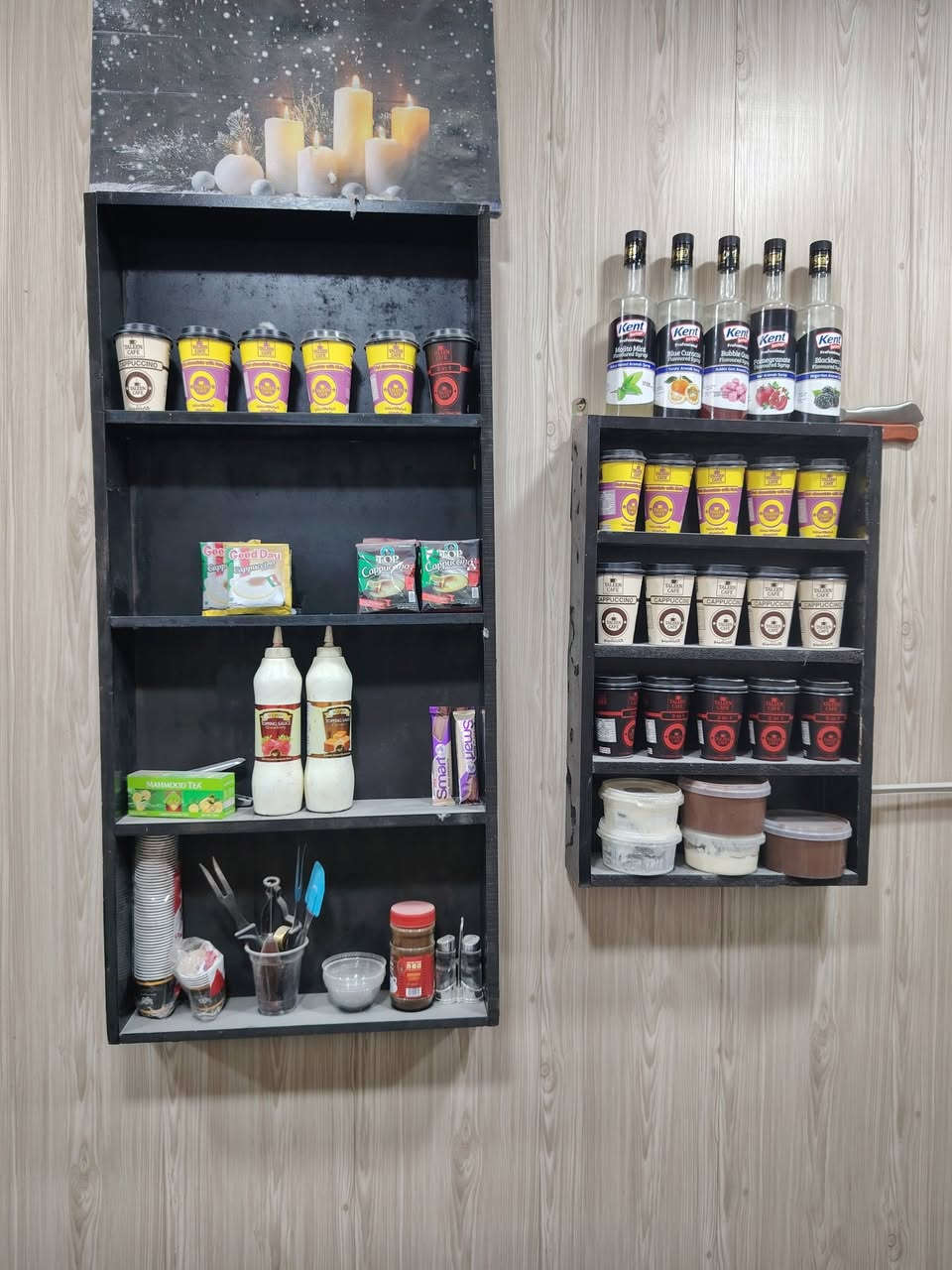 ........................................... كراسي عدد ٦ لواحد ١٠ الف
طاوله  طعام عدد ٣ لواحد سعره ١٨ الف
ميز الطول مترين والعرص ٥٠ لو ٦٠ ما اعرف بالظبط عدد ١
والميز الثاني نفس الفوك بس اني خال عليه سنكي
والثالث حاط عليه مرمر ثقيل درجه اولى
الي يريد يدلل
ويتصل عله هذا الرقم ***********
