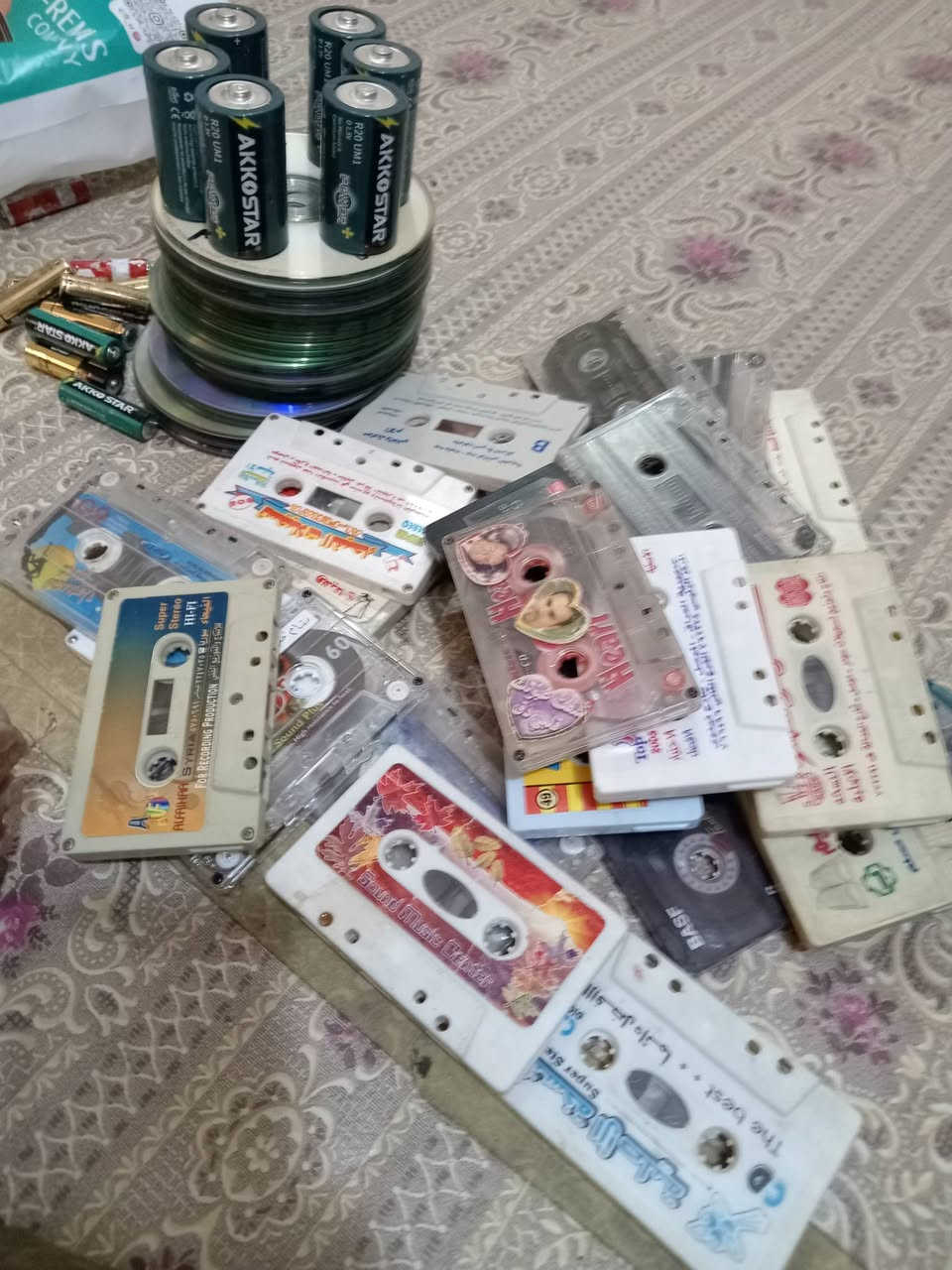 اخوان اسلام عليكم عندي هاذه الموجود ابيع شلع كلهن قديمات بيهن شغالات وبيهن قديم السعر على خاصةهاذه رقمي ***********--***********
