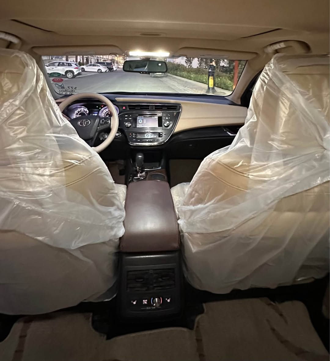 Toyota Avalon 2016 Limited 
فول مواسەفاتی خەلیجی لیمیتد 
سڵاید 
كوشن خەزن 
چوار كوشن سارد و گەرم 
پەردەی  بیلادی 
ئاوێنە كارەبایی 
حەساسی پێش و دواوە 
سێ مۆدی لێخوڕین eco,normal,sport 
سێ جێگای بچوكی تەعدیلە بێ سبوغ 
١٧٦هەزار كم ڕۆیشتووە
 
*********** واتساپ أربيل, العراق
