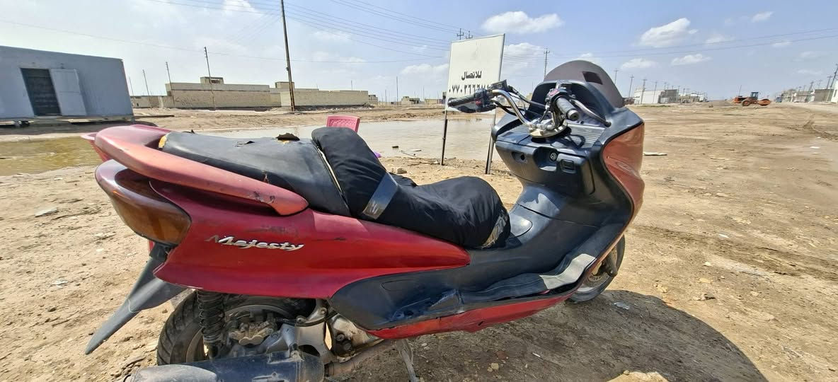 السلام عليكم
دراجة ما جستة دراجة نضيفه شلعة  ومعدل مكينة ٢٥٠
كهربائيات  الكل شغال اشاير رباعي لات زنون علي ناصي 
المكان =بغداد _الشعب _بوب الشام 
للتواصل =_***********
السعر=_500  وبيها مجال للطيبين
