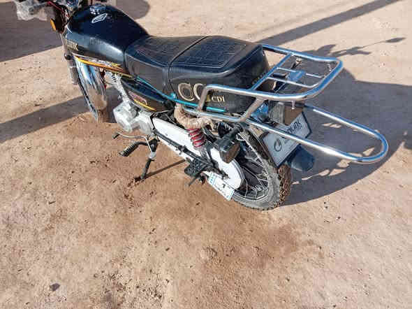 سلام عليكم سيفان 25 محرك 200 مامفتوح نشاط فول كهربائيات كله شغاله سعر 720 ***********
