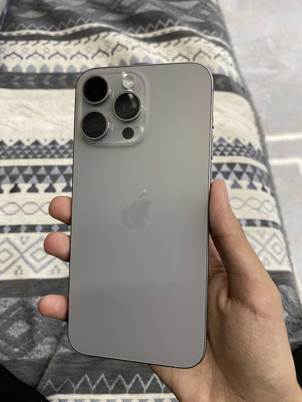 السلام عليكم
ايفون 15 برو ماكس 📱
لون تيتانيوم المميز 🩶 
بطاريه 91 🔋
ذاكره 256 
نموذج M
الجهاز ZA/A
كارتون وياه 
السعر مليون و150  وبي مجال للشراي
مكاني كركوك


**إذا كنت صاحب هذا الإعلان وتريد حذفه لأي سبب، رجاءا أرسل رسالة إلى الدعم الفني**