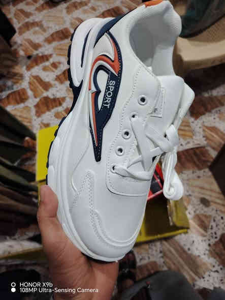 توفر لدينا 
🟥 قماصل رجالي
🟥 تراك محير يلبس من 13 - 20 
🟥 أحذية رجالية 
🟥 هاينك
🟥 بلوز 
🟥 هودي رجالي 

🔵العنوان: قرية تلول ناصر- مفرق الشويرات- جوار محل مالك للإستنساخ
🟣للإستفسار الإتصال على
*********** 
***********
