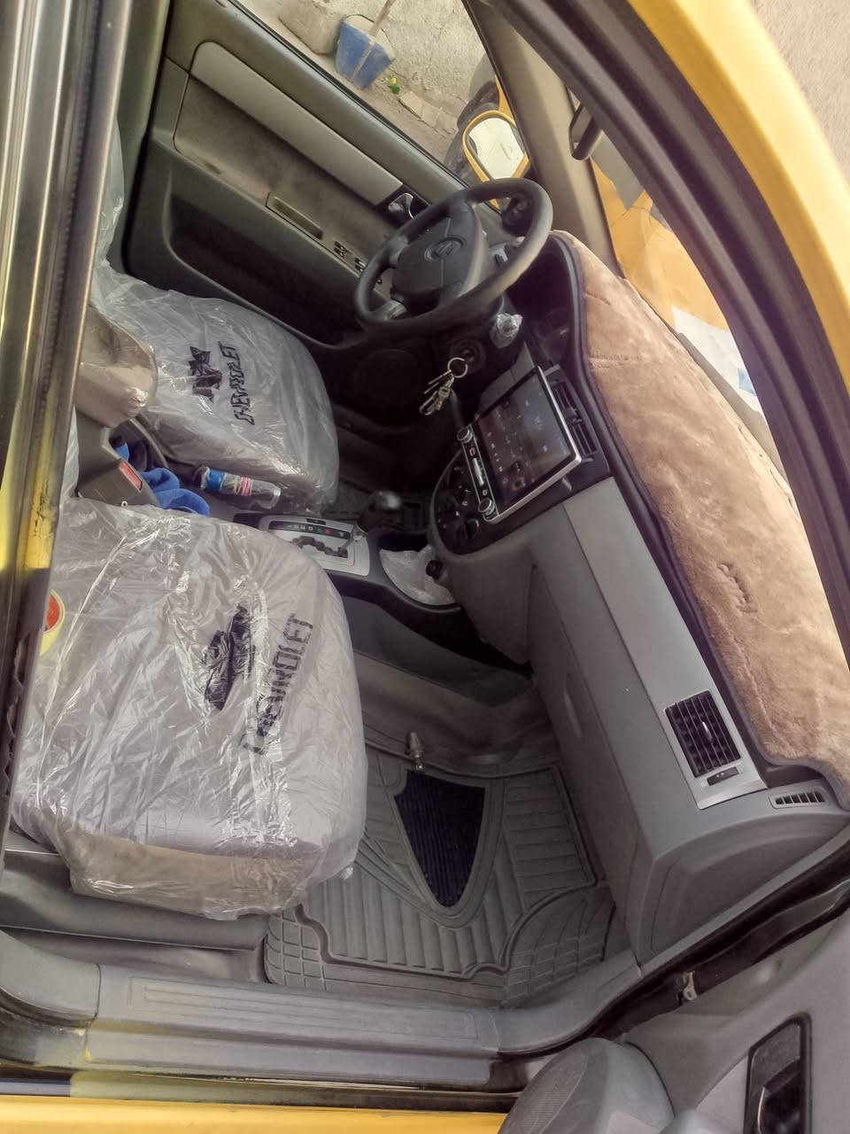 فورنزه 2008 رقم بغداد انكليزي
مكان بغداد زعفرانيه 
محرك كير كفاله صدر جديد 
تبريد. 
سعر 53
***********
