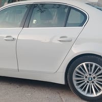 وطيب الله أوقاتكم.. للبيع فقط  E60 530 2006  n52 رقم بصرة الجديد باسمي...