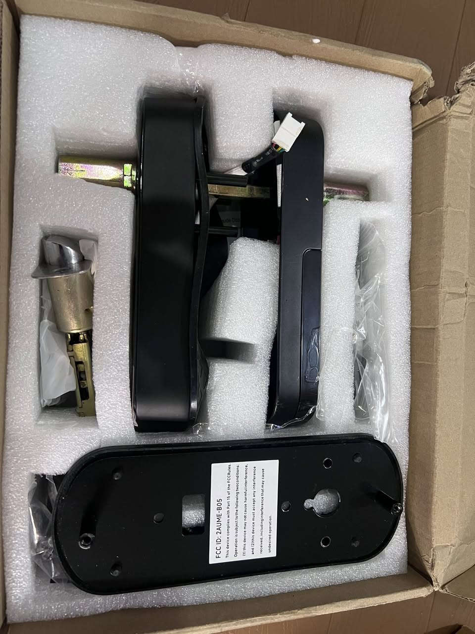 سلام عليكم شباب مستحد سكاكين وشفرات
 كيلون باب بصمة 
الي ايفيده حط سعر بما يرضي الله وبل عافية 
يوجد توصيل 
واتساب ***********
