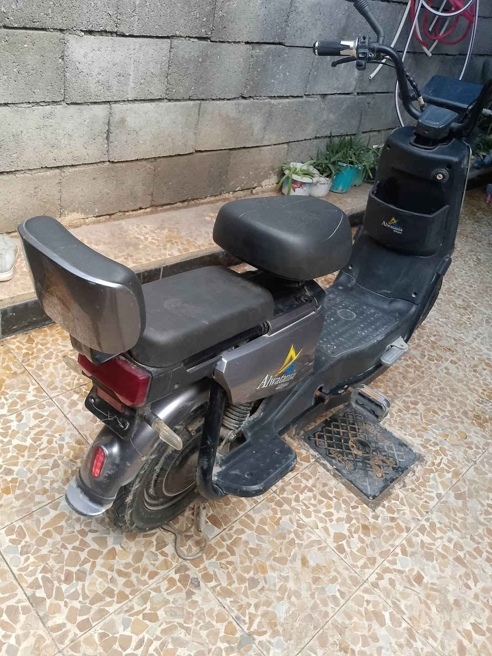 ماطور شحن للبيع 5بطاريات نضيف حيل احلى من لصوره 225الف وبي مجال للشراي اتصال عل رقم ***********
*********** مكاني موصل حي الانتصار
