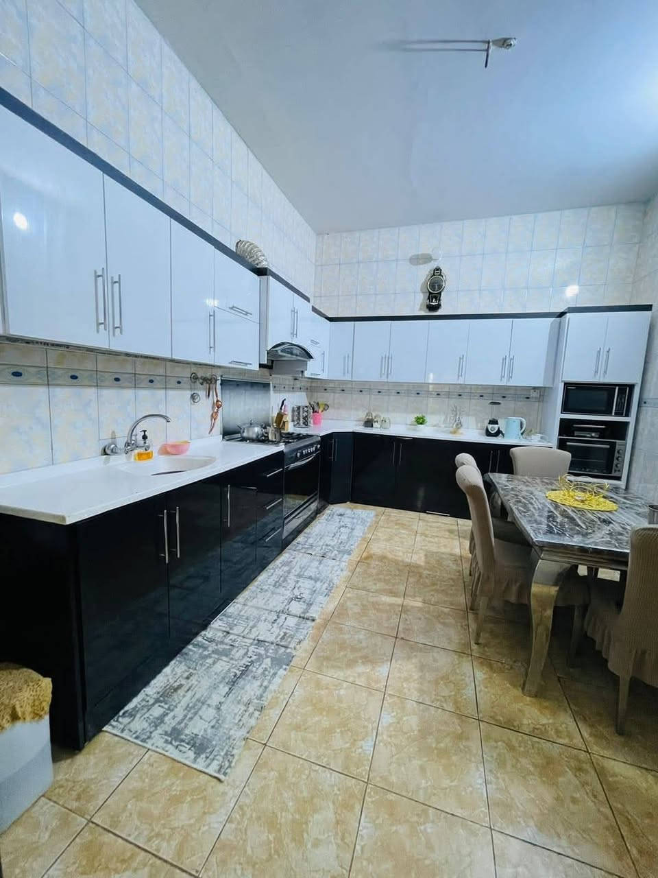 بيت طابو صرف
المكان حي الزهراء (خنيطلة)
نزلت الجنسيه مقابيل بيوت سيد مصطفى.... :
ثاني بيت بالفرع مقابيله ساحة .... :
المساحة (265) طابق واحد بناء طابوك درجه اولى
كونكريت
الغرف عدد 3.....
طارمه جبيره
صاله واسعه.. ومنور
ديوانيه 4x8....
صحيات عدد 2.....
ترك مترين. 6X..
مخزن...
السطح شتايكر
مطبخ
.
.
.
(السعر * 200* وبيه مجال) 
.
للاستفسار ***********
