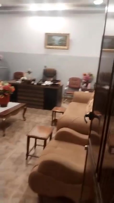 السلام عليكم 
للإيجار  في حي ألصدر على شارع تجاري حيوي طابقين عباره عن صالتين مفتوحه ...
 طول كل صاله 40 متر وعرضها 14 متر وتحتوي على غرفه كبيره وصحيات غربيه وشرقيه عدد 5 ودرج أمامي ودرج جانبي وتهويه لكل طابق ...
 ويوجد كذلك مكتب في الطابق ألأرضي له إتصال مباشر بألطابقين ألأول وألثاني يحتوي على غرفتين إداره كبيره وغرفة كمبيوتر سيطره وصالة إنتظار ومطبخ وصحيات يطل على ألشارع ألعام  ..
البنايه تصلح مدرسه أو معهد أو مصرف أو مكاتب للشركات أو مجمع طبي ,,
يمكن إيجار ألصالتين وألمكاتب ويمكن إيجار صاله ( طابق ) واحد ,,
تحديد مبلغ ألإيجار يتم بألإتفاق بين ألطرفين وعلى ضوء ألمساحه ألمطلوبه ونوع ألنشاط ألتجاري أو ألتعليمي أو ألخدمي ألمطلوب ,,, 
للراغبين ألجادين ألتواصل مع مكتب ألركن ألذهبي على ألأرقام ألتاليه :
***********    ----    ***********
