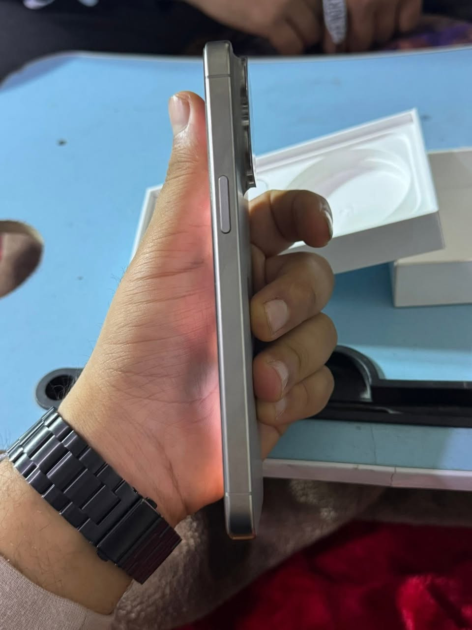 ايفون 📱 15 برو ماكس جهاز نضيف شخط ما بي بطاريه 90 جهاز شرق اوسط ويه كارتون 256 تك سيمكارت نموذاج M مليون و 70 الف وبي مجال بسيط حك جيتك
تواصل على رقم ***********
