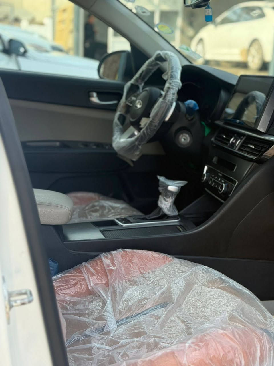 يا الله السلام عليكم موديل ٢٠٢٠خليجي كفاله عامه حته من البارد  مكينه دوش 2400 ماشيه 67 
اربيل رقمه ***********
