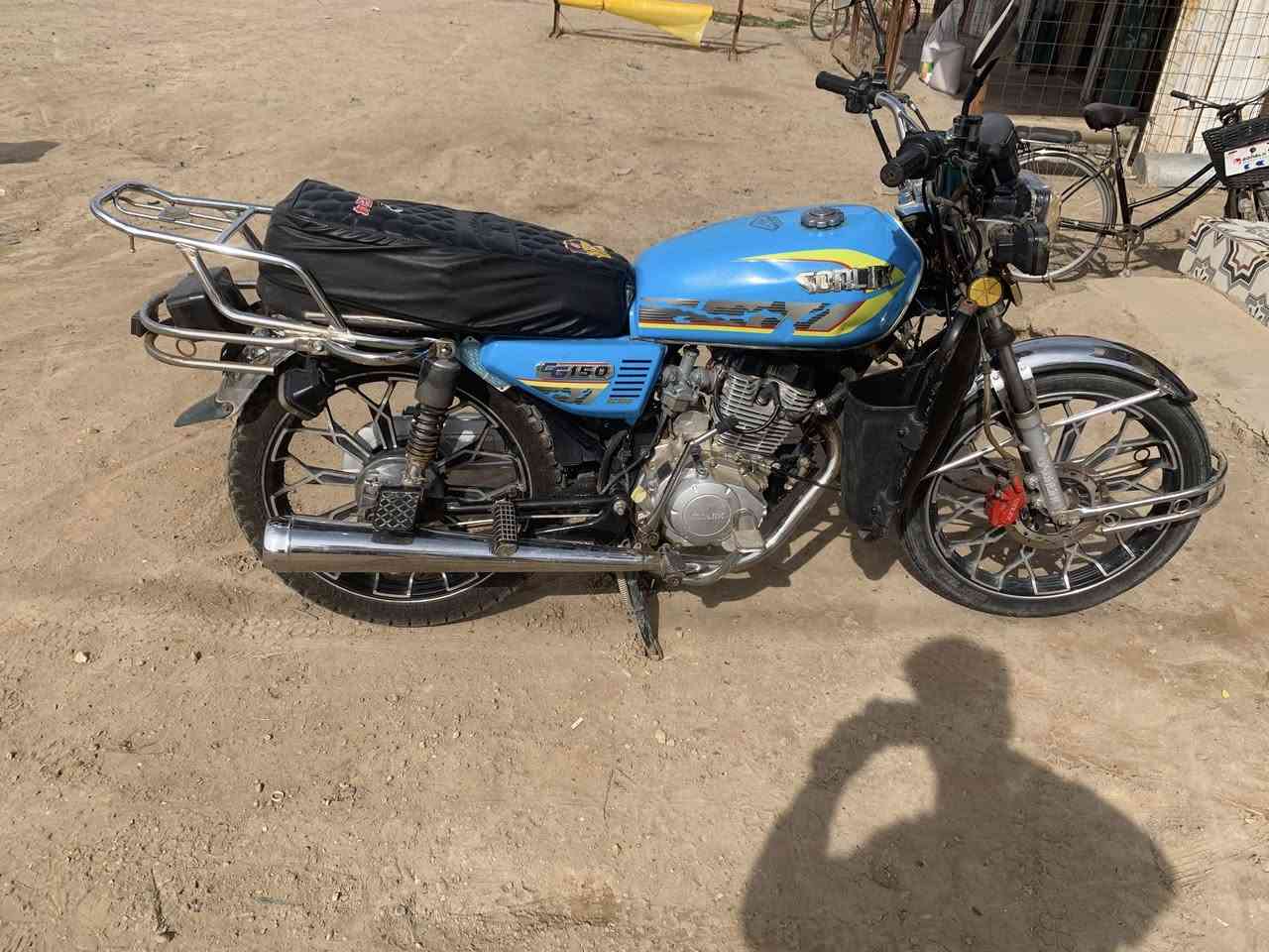 السلام عليكم                                                                 دراجة للبيع سيفان موديل 2024 الدراجة حلوة 
ابو الختم والسعر 450  العنوان صلاح الدين الضلوعية 
باقي التفاصيل عل رقم ***********
