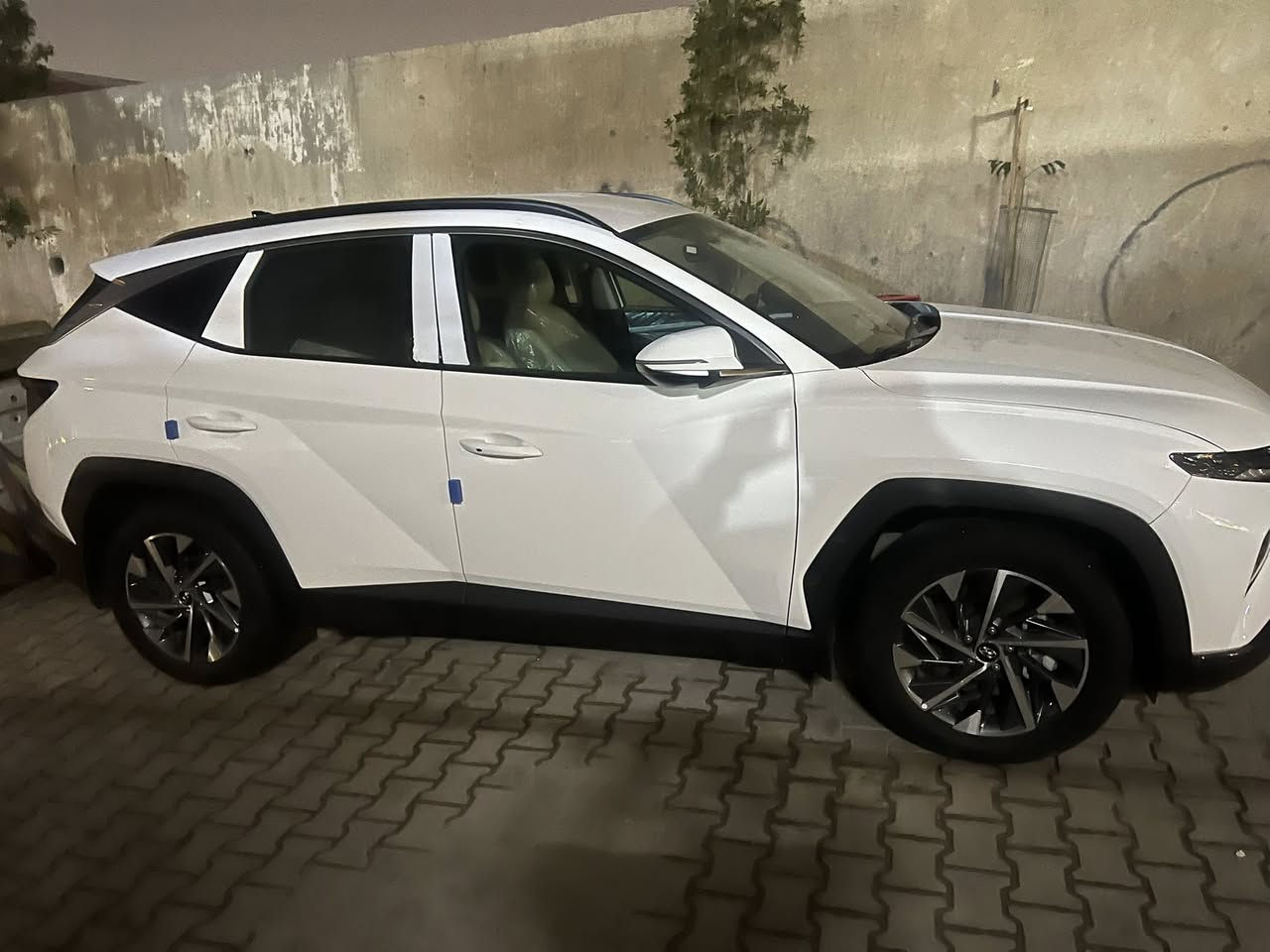 السلام عليكم
توكسان
موديل  2024
ماشيه   40
فول موصفات
كفاله عامه السياره
بصمه
شاشه كار ابلي
سايد بريك بصمه
تحكمات استرين
كشنات كهرباء ⚡️
شاحن 🔋
مري شفت 
السياره بسمي 
مكان السياره بغداد
سعر السياره 21800$
وبها مجال حك الجيه  

***********
