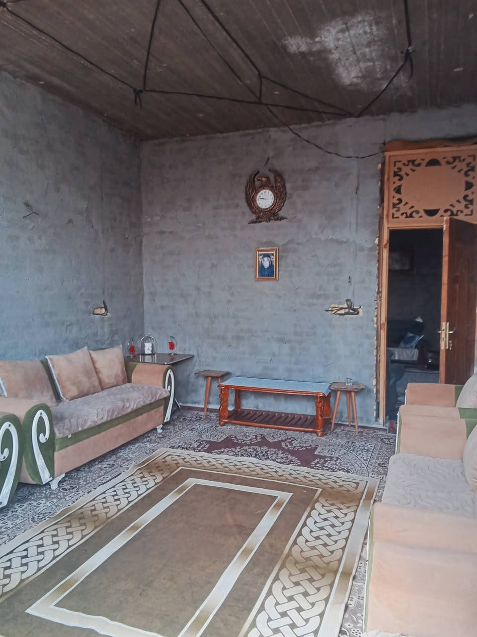 السلام عليكم بيت للبيع المساحه 200م طابو زراعي سند 25 العنوان ابي غرق قطع هثيم جبوري اول شارع قرب الروائي الزغير السعر 73 وبي مجال البيت بي نواقص الاستفسار  الاتصال ***********
