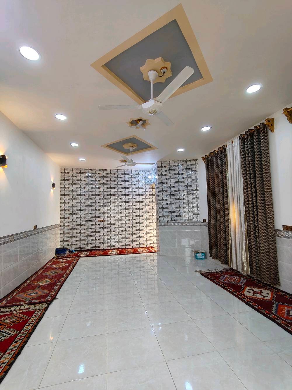 طريق النهروان

ارض زراعية للبيع مع بيوت اثنين 
طريق النهروان مقابل الخنساء قرب اسواق ابو علي
دونمين ونصف 
يتوفر فيها كهرباء وماء وسحب 
كذلك ماء سقي 
تبعد عن طريق النهروان العام 750 متر 
يصل لها شارع تبليط 
يمكن ان تستغل لعمل بحيرات اسماك او حقول دواجن او تربية الحيوانات او اي عمل اخر 

#ارض  #زراعيه #ماء_سقي #دوانم
