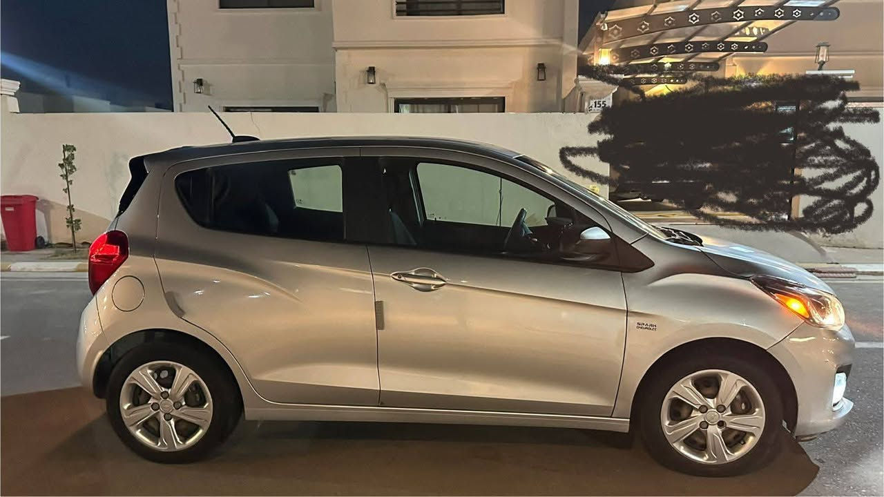 سلام عليكم شيفروليه سبارك للبيع أو المراوس موديل 21 رقم قادسيه معوقين بأسم بنيه جيراني باقيلها سنة وتفك أسويلك وكاله بيها ومن تفك تداور بأسمك 
سياره جاهزة وماشيه قليل 40km  حادثها مال أمريكا تبديل بنيد نفس اللون وهنا عدنا بالعراق باب خلف العبري صار بي خسفه بدلته  تبديل وصبغته  سيارة مكينه كير حداديه كفاله باتري جديد حداديه  سعرها 95 وبيها مجال ***********
