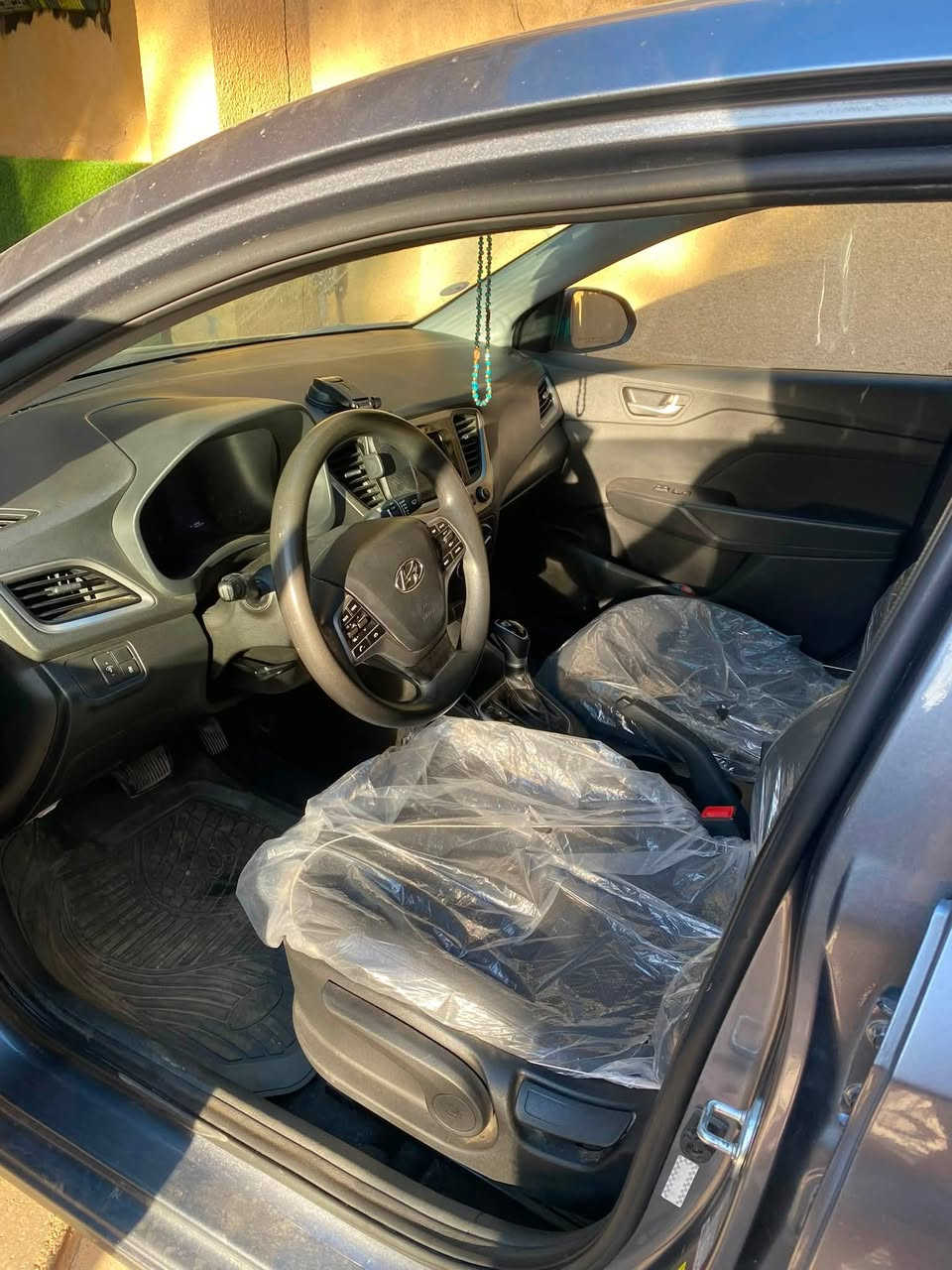 اكسنت  امريكي٢٠٢٠ بسمي رقم بغداد هزه ماساقطه جاهزه مكينه ١٦٠٠ دوش كير At تبريد ثلج منضومه مي زيتي سياره جاهزه حادثه بنيد وجاملغ جه السايق وشويه من الباب شاشه كامره تخم تاير حداديه سياره ماشيه ٤٣ جديده السياره استعمال مال بنيه ب٩٨ وبيه مجال ***********
