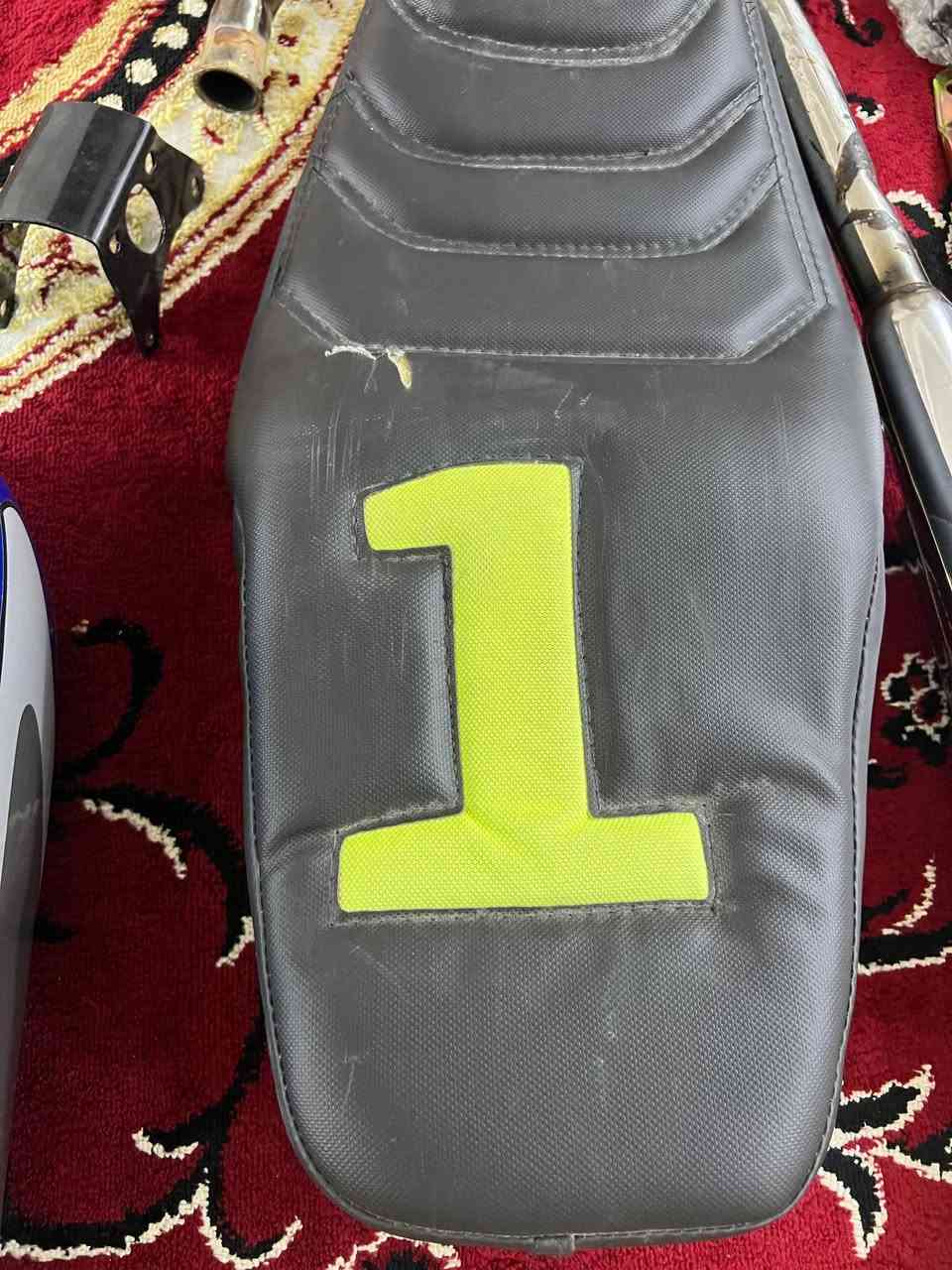 سلام عليكم غراض للبيع قيم واخذ مكاني ديوانيه
#ويل خلفي انتنس اصلي وتايره وجوبه وتفرعاته جاهز بعده جديد ممستعمل 
#ويل امامي بلاد اصلي
ويل حربي سيم عدل اصلي هوا وتايره كامل 
#تانكي اصلي بلاد 
#كشن دبل قاعده اصلي 
#دبلات دايون اصلي 
#كزوز ابو نجمه اصلي وصوته رعيده
#سكان دايون جديد 
#شوته
#ستان نص 
#دواسه بريك 
#براغي تعميره كامله 
#دواسه مال مكينه بعده جديد
واكو بعد نواعمم بصيطه... اذا مو شراي لاتعبتي 
ولحد يصير شاطر ترا كلمن وسعره معروفات. 😉💕


**إذا كنت صاحب هذا الإعلان وتريد حذفه لأي سبب، رجاءا أرسل رسالة إلى الدعم الفني**