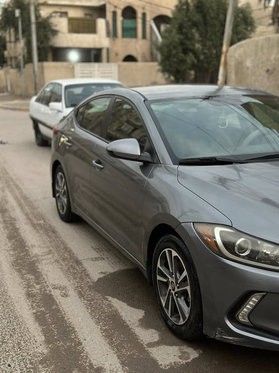 السلام عليكم النترة ٢٠١٧ وارد امريكي حادث صندوق خلفي عنوان دوره شارع ٦٠ سعر ١١٧ بيها مجال رقم الهاتف  ***********
