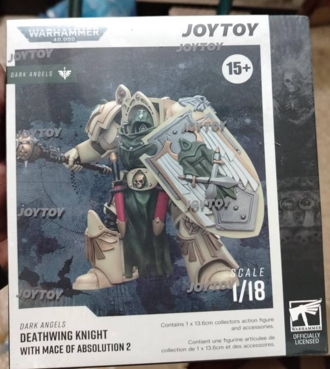 شخصية حركة فارس الجناح المميت من جوي توي Warhammer 40K هي مجسم قابل للتجميع مفصل للغاية ومصمم للبالغين بعمر 15 عامًا فما فوق. إنه إصدار مرخص رسميًا من Games Workshop ويأتي بمقياس 1:18. 
تفاصيل المنتج
الشركة المصنعة: JoyToy
المقياس: 1:18 (يبلغ ارتفاع المجسم حوالي 13.6 سم أو 5.4 بوصة)
المادة: بلاستيك ABS و PVC
النقيب: ملاك الظلام (Dark Angels)، الفصيلة الأولى "ديثوينغ" (Deathwing)
العتاد: مزود بصولجان الغفران (Mace of Absolution 2) ودرع عاصفة (Storm Shield)
الميزات: المجسم مفصلي للغاية، مع تصميم مفصل ومتقن، مما يسمح بوضعه في مجموعة متنوعة من الأوضاع. 
متوفر للبيع لدينا توصيل لجميع المحافظات 
واتساب ***********
