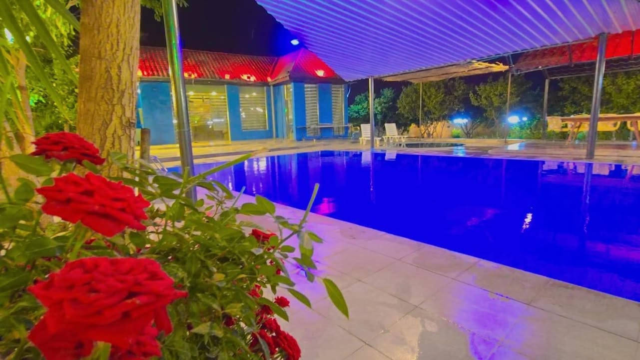 🌿✨  إيجار مزرعة ✨🌿
تتوفر مزرعة للإيجار اليومي صلاح الدين قضاء بلد 
📍 أجواء هادئة ومناسبة للعوائل واللمات
🏊‍♂️ جلسات مرتبة ومساحات واسعة
🎶 خصوصية وراحة تامة
📸 مناسبة للتصوير والمناسبات وأعياد الميلاد
⏰ الحجز يكون مسبقاً
📩 للاستفسار والحجز مراسلة للحجز *********** 
“ونكدر نوفرلكم أجواء حلوة تخلّي يومكم غير”
