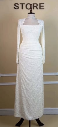 فستان عقد • للبيع