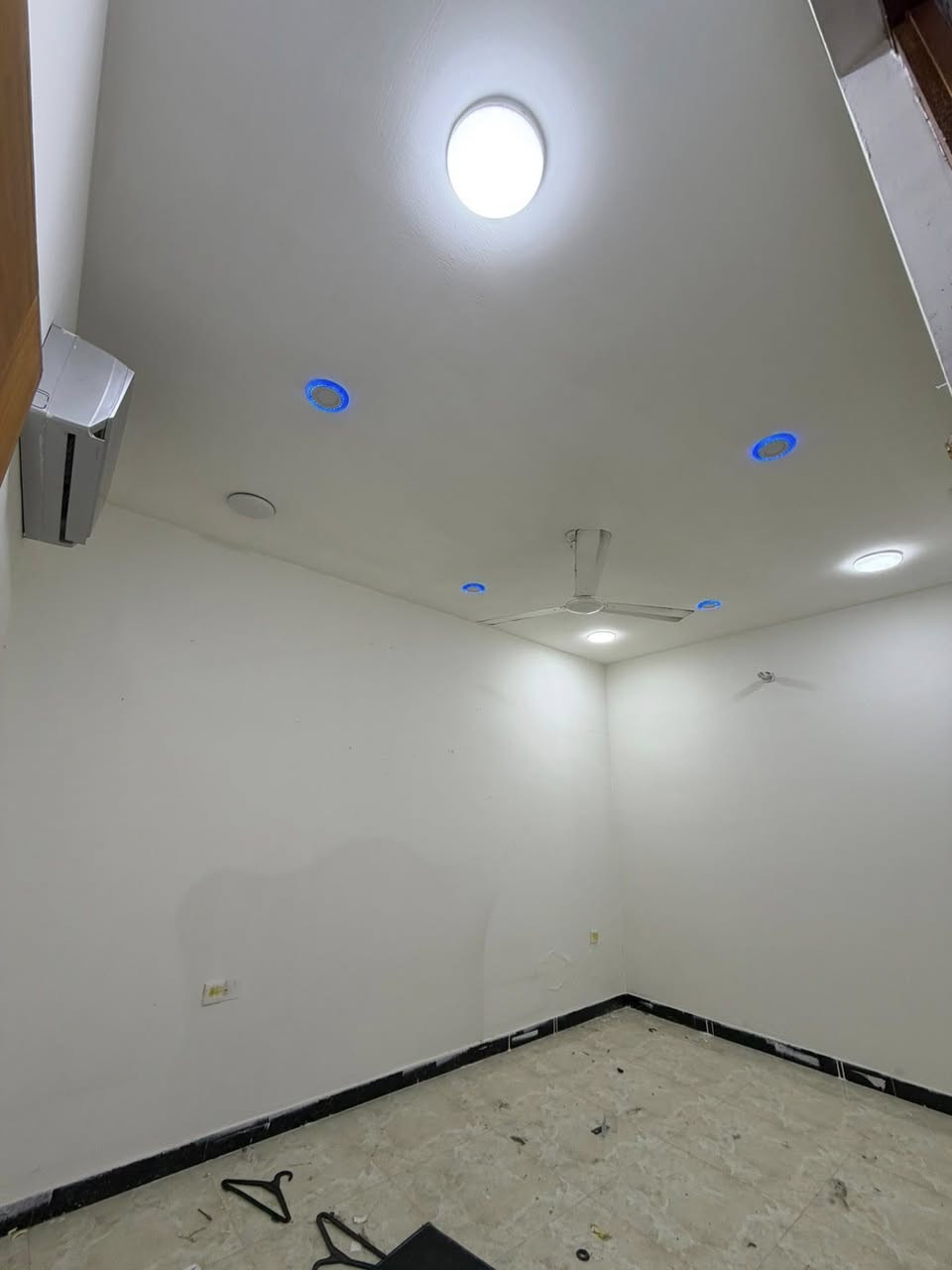 🏡 بيت للإيجار في زيونة / 716
🔹 يحتوي على:
✅ 3 غرف نوم
✅ صالة واسعة
✅ مطبخ مؤثث
✅ 2 حمام
✅ سبالت جاهزة

📍 موقع مميز ومناسب للعائلة

📞 للتواصل والاستفسار (واتساب فقط):
***********
