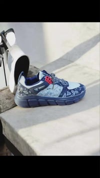 أحذية خفيفة • مقاسات ٤٠-٤٦ • توصيل