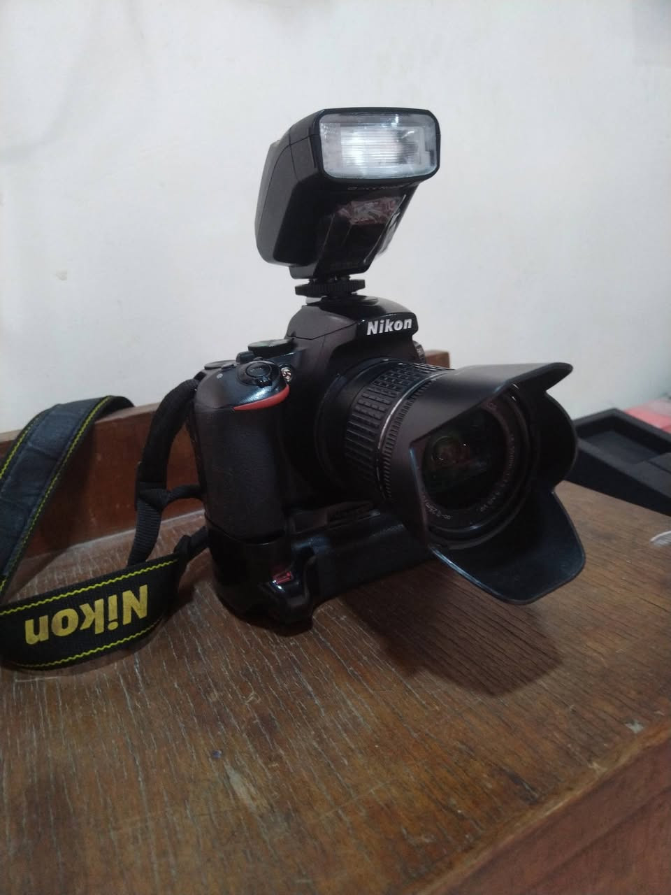 Nikon 5600  ،،  للبيع
كامل ملحقات  ،،  دبل بطارية،،  باتري گريب،،  فلاش خارجي،،  عدسة اصلية،،  حقيبة مقسمة،،  شاحنة،،  شتر 49K  ،،
نظافة فووول     ،،  السعر  450   ألف


**إذا كنت صاحب هذا الإعلان وتريد حذفه لأي سبب، رجاءا أرسل رسالة إلى الدعم الفني**